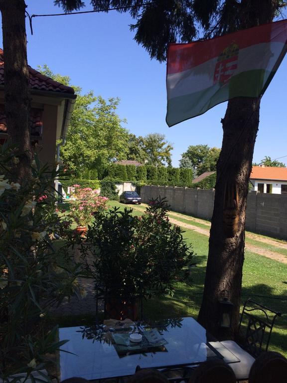 Kocsis Apartman Es Camping Mosonmagyarovar Exterior foto